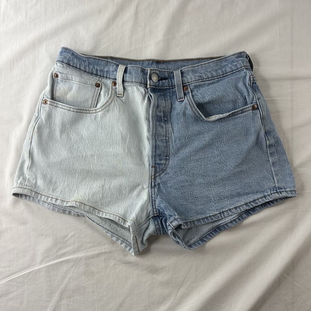Levi's Women's 501 High Rise Two Tone Denim Jean Shorts Size 30 Button Fly Blue - Picture 2 of 12